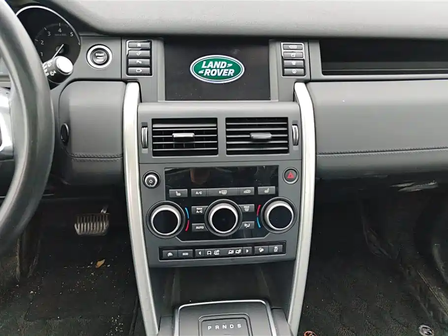 Land Rover Discovery Sport 2017 2.0T HSE фото 13