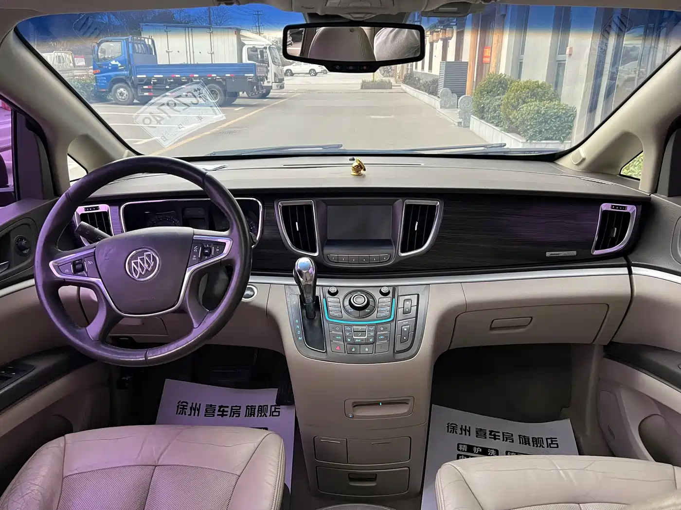 Buick GL8 2011 3.0L XT Luxury Business Flagship фото 5