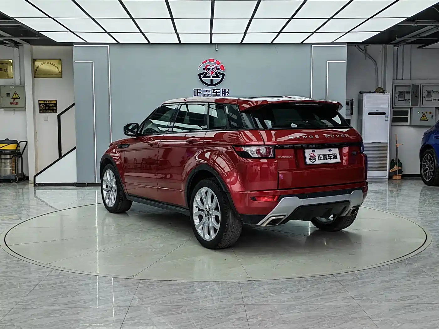 Land Rover Range Rover Evoque (Import) 2013 2.0T 5-door Dynamic Edition фото 15