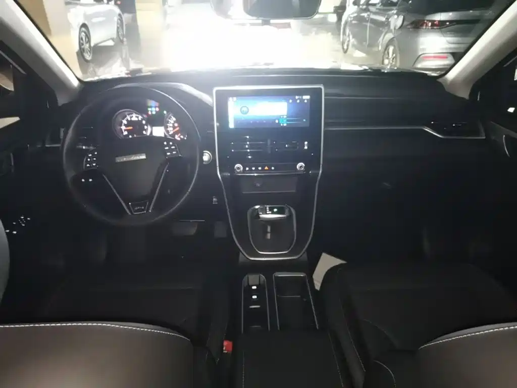 Haval M6 2024 2023 PLUS 1.5T DCT Luxury Smart Connect