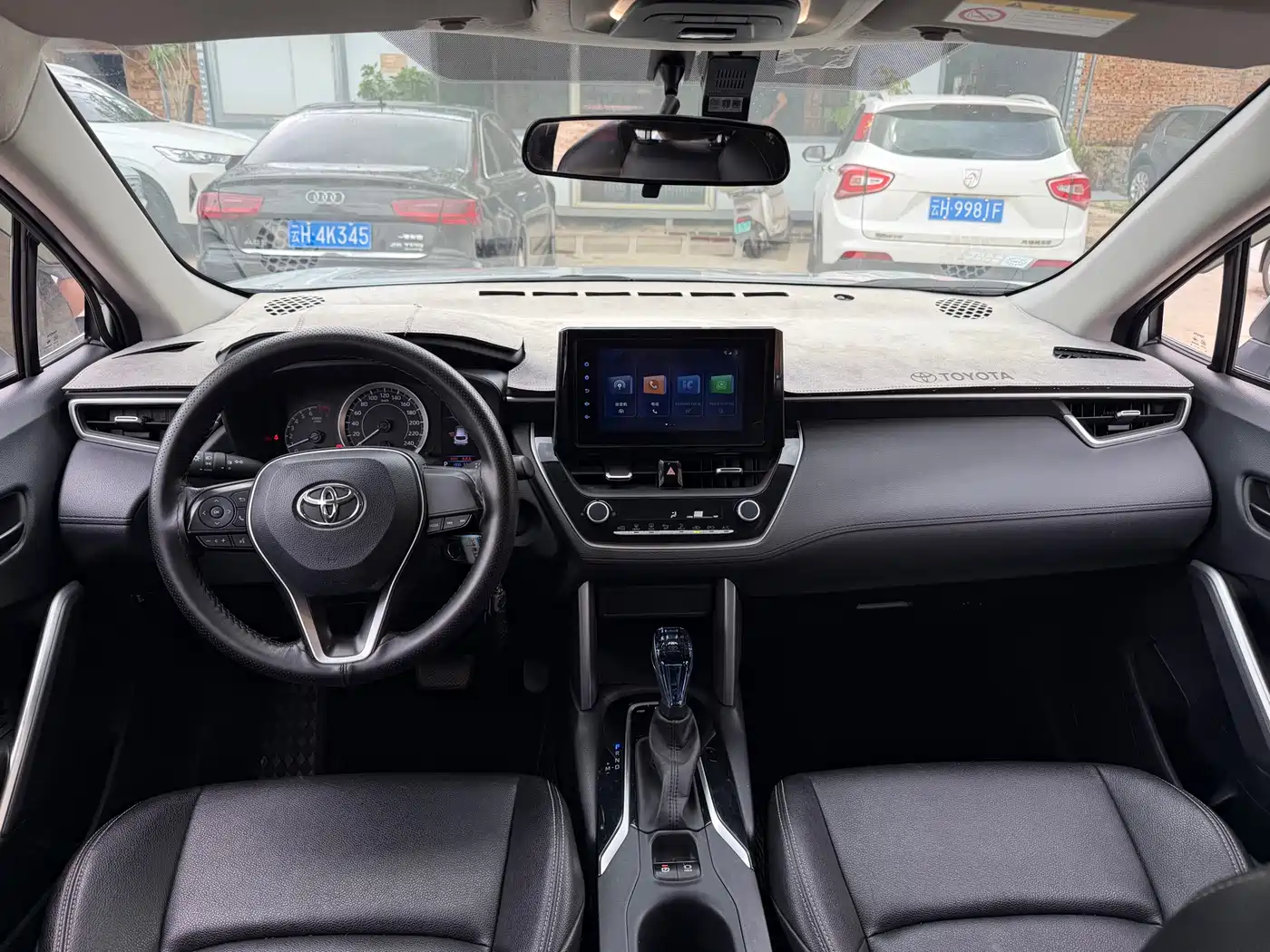 Toyota Frontlander 2022 2.0L CVT Elite фото 9