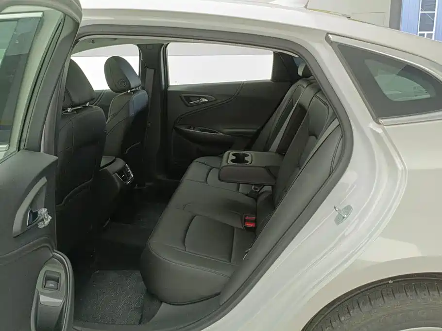 صورة 11 - Chevrolet Malibu XL