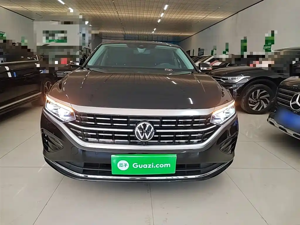 Volkswagen Passat 2024 380TSI Luxury фото 3