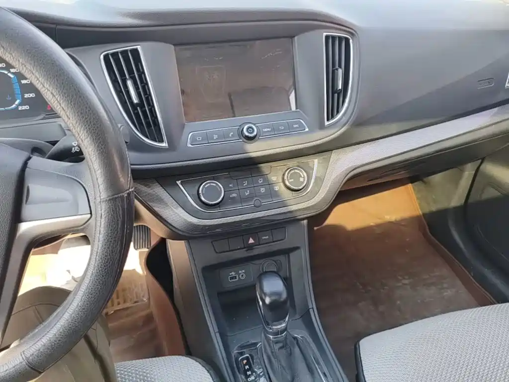 Roewe 360 2016 2015 1.5L Automatic Luxury