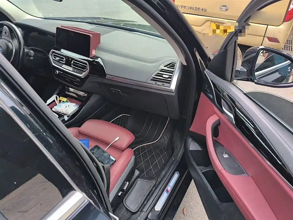 BMW iX3 2023 Leading Type фото 20