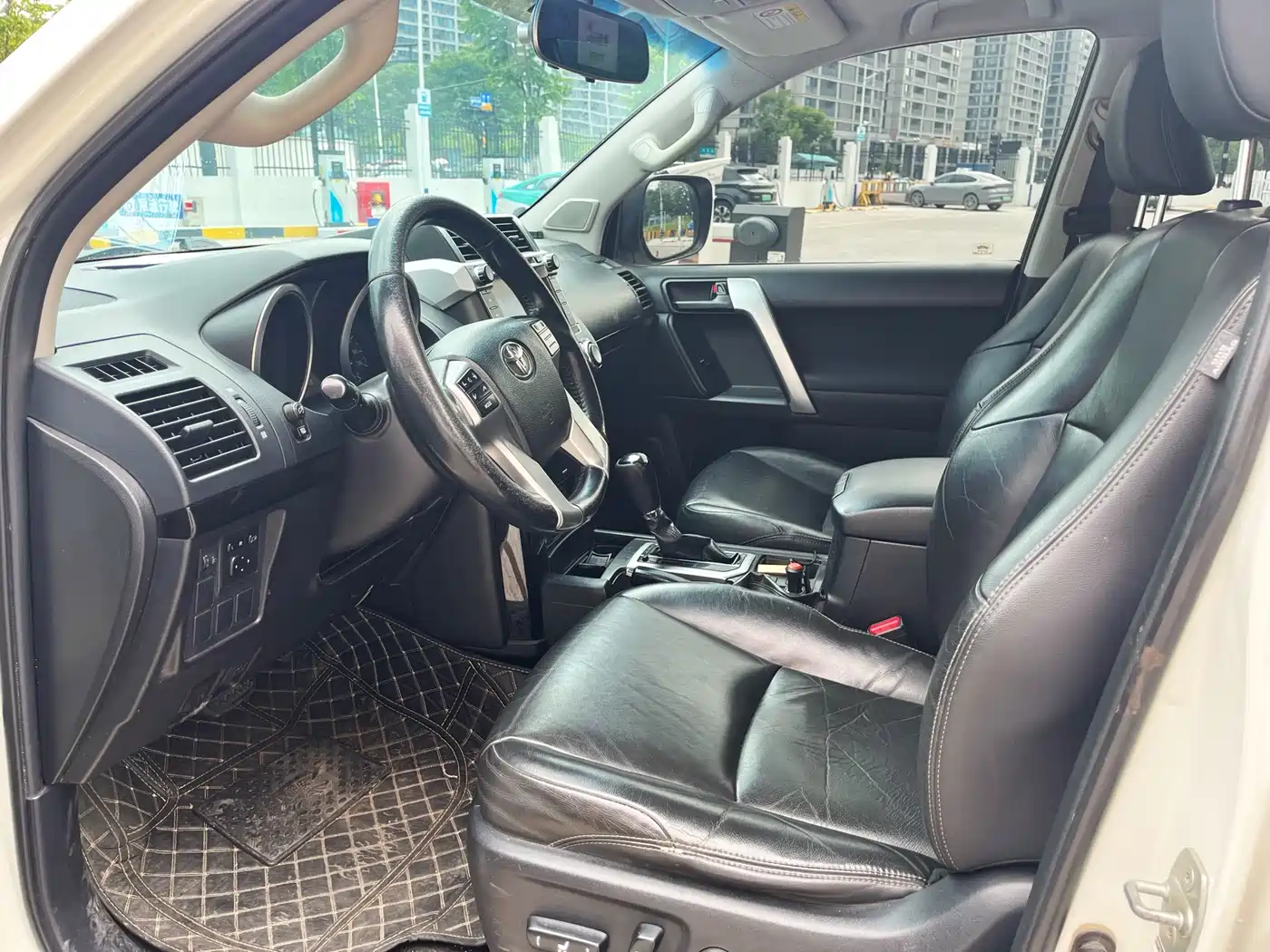 Toyota Prado (Import) 2014 2.7L Automatic Standard Edition фото 9