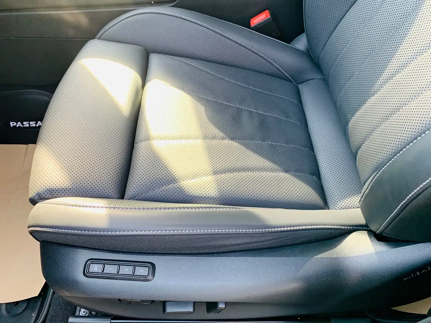 Volkswagen Passat 2025 Pro 380TSI Dragon Glory Edition фото 14