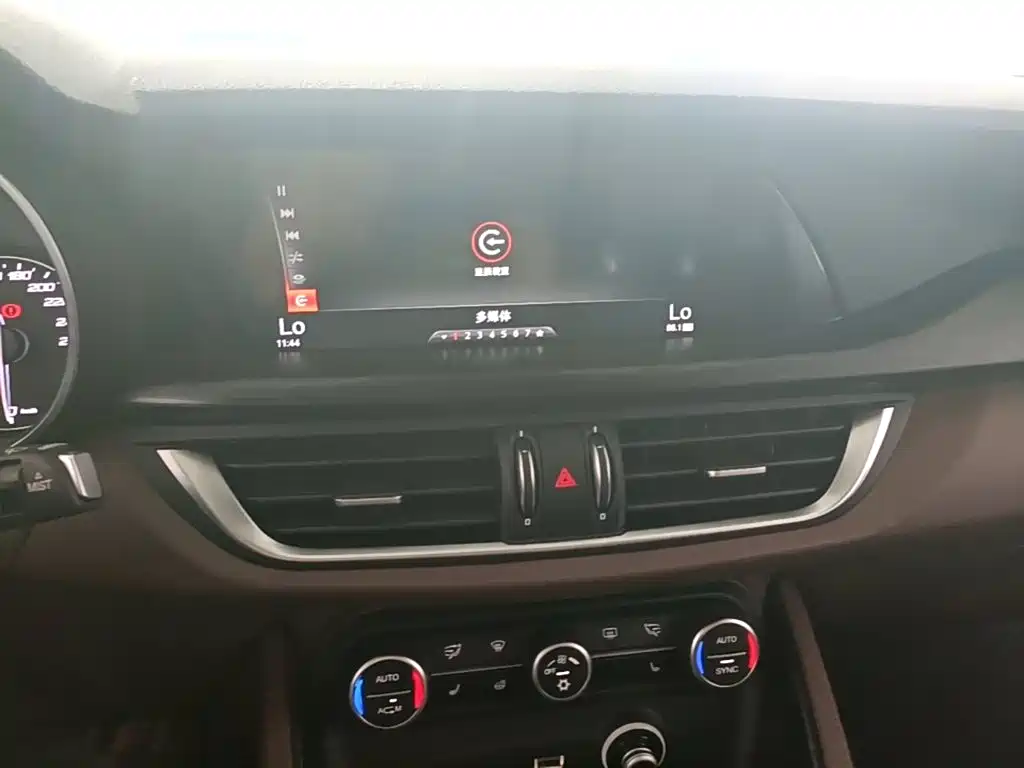 Alfa Romeo Stelvio 2019 2017 2.0T 200HP Elite
