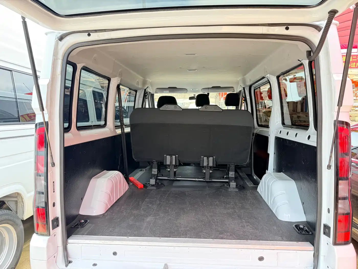 Jiangling JMC Fushun 2022 2022 2.0T Manual Multi-purpose Passenger Vehicle Short Wheelbase Low Roof 6-seater