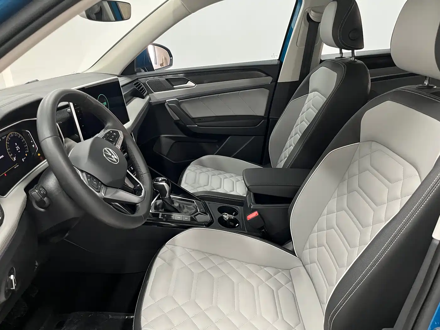 Volkswagen Tayron 2023 280TSI 2WD Luxury Plus Advanced Edition фото 13