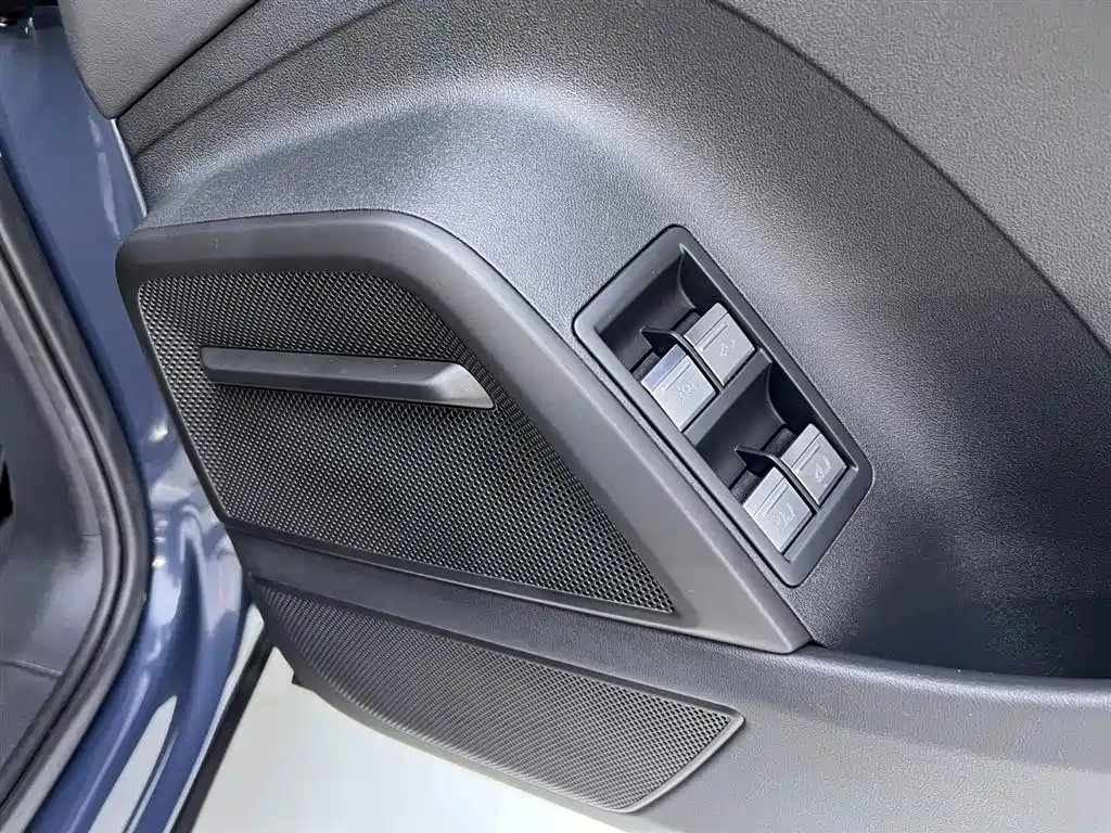 Audi Q6 2024 2024 45 TFSI quattro Qi Yun Yu Lin Package 6-seater