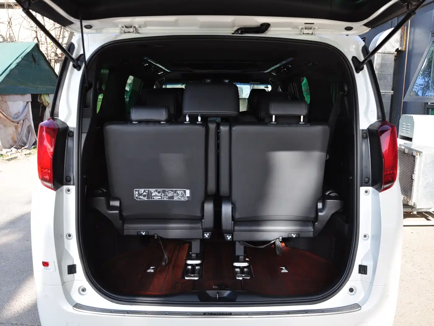 Toyota Alphard 2020 Hybrid 2.5L Premium Edition фото 7
