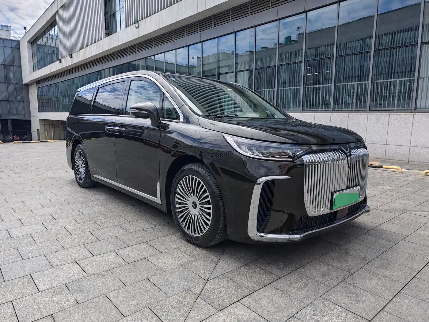Voyah Auto Voyah Dreamer 2025 PHEV 4WD Kunpeng Premium Edition фото 5