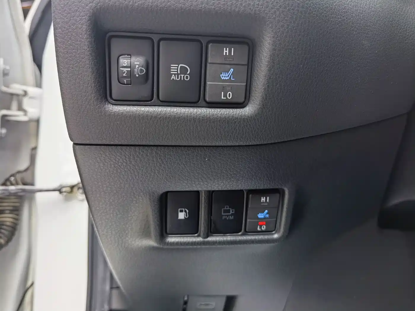 Toyota C-HR 2020 Model 2.0L Leading фото 14