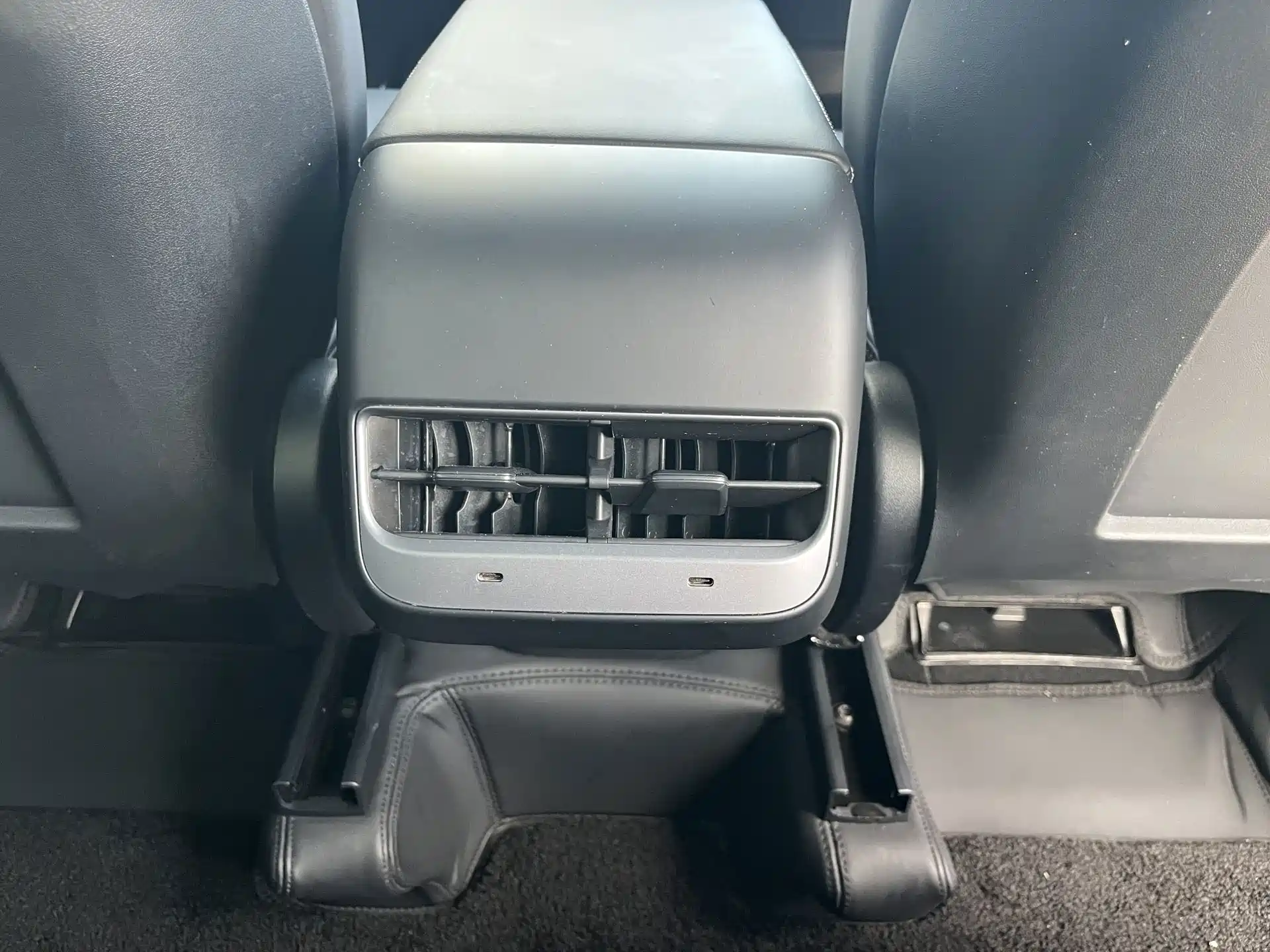 Фото 24 - Tesla Model Y