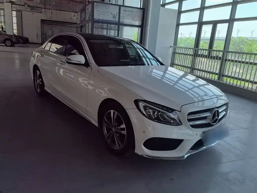 Mercedes-Benz C-Class 2015 Facelift C 200 L Sport фото 4