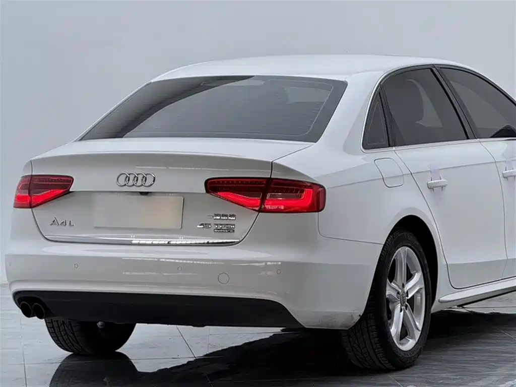 Audi A4L 2015 45 TFSI quattro Individual Sport фото 8