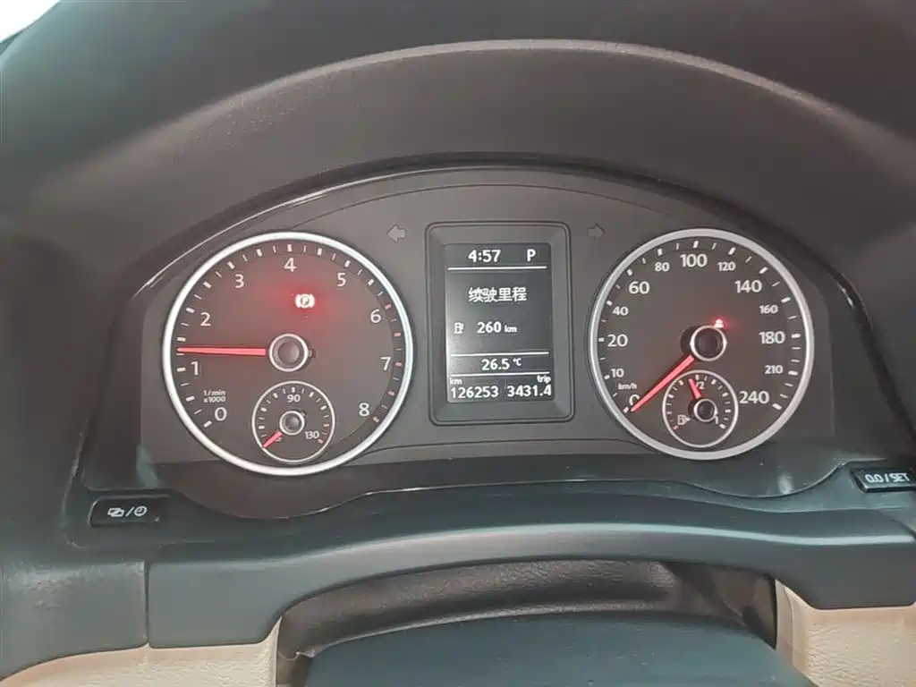 Volkswagen Tiguan 2015 1.8TSI Automatic 2WD Trendline фото 12