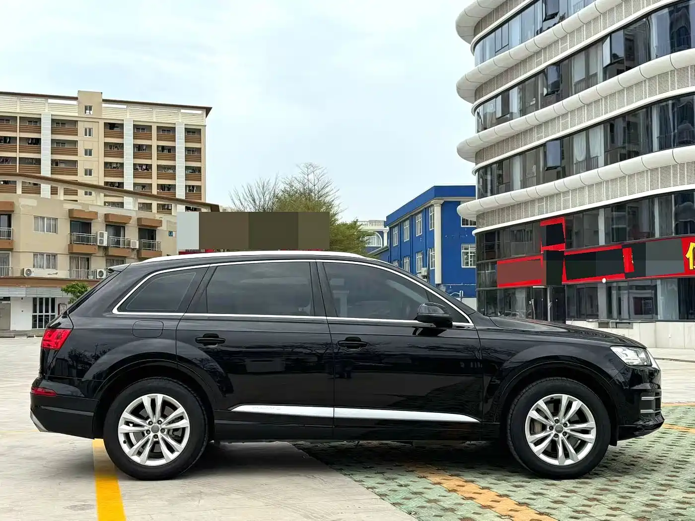 AUDI Q7