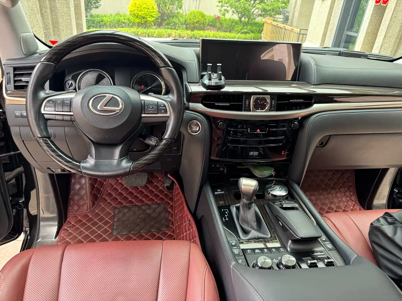 Lexus LX 2019 570 Dynamic Luxury Edition фото 9