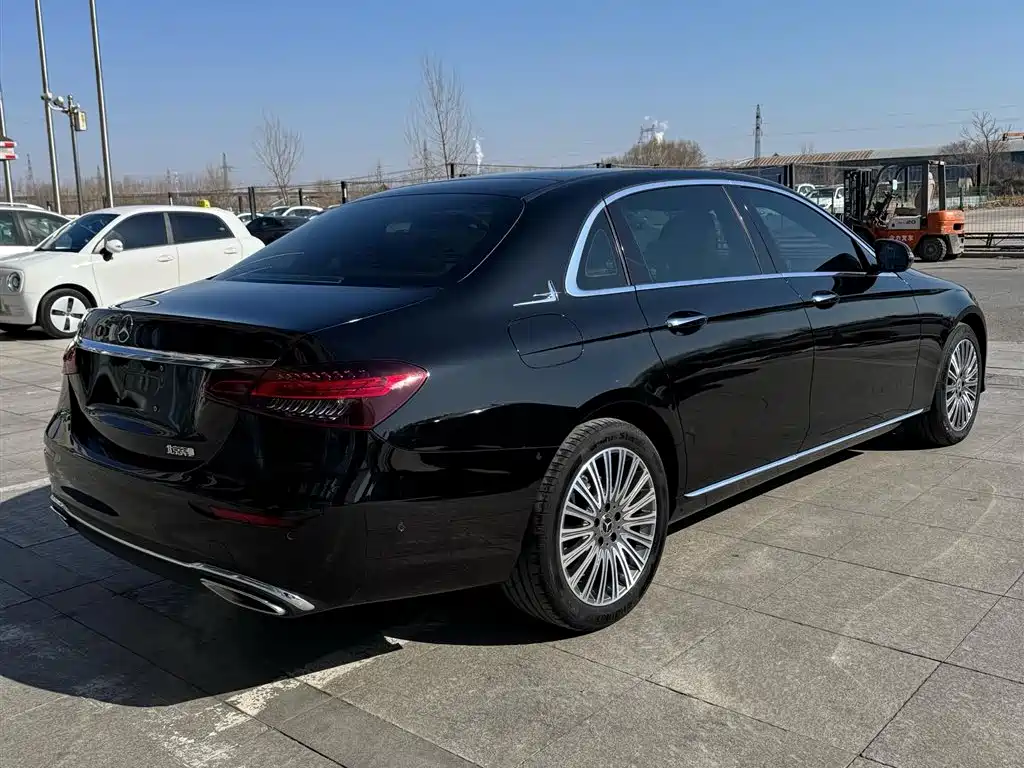 Mercedes-Benz E-Class 2021 E 300 L Fashion фото 4
