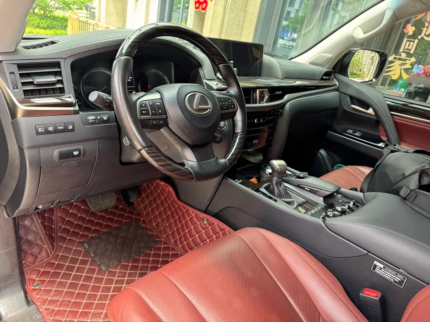 Lexus LX 2019 570 Dynamic Luxury Edition фото 6