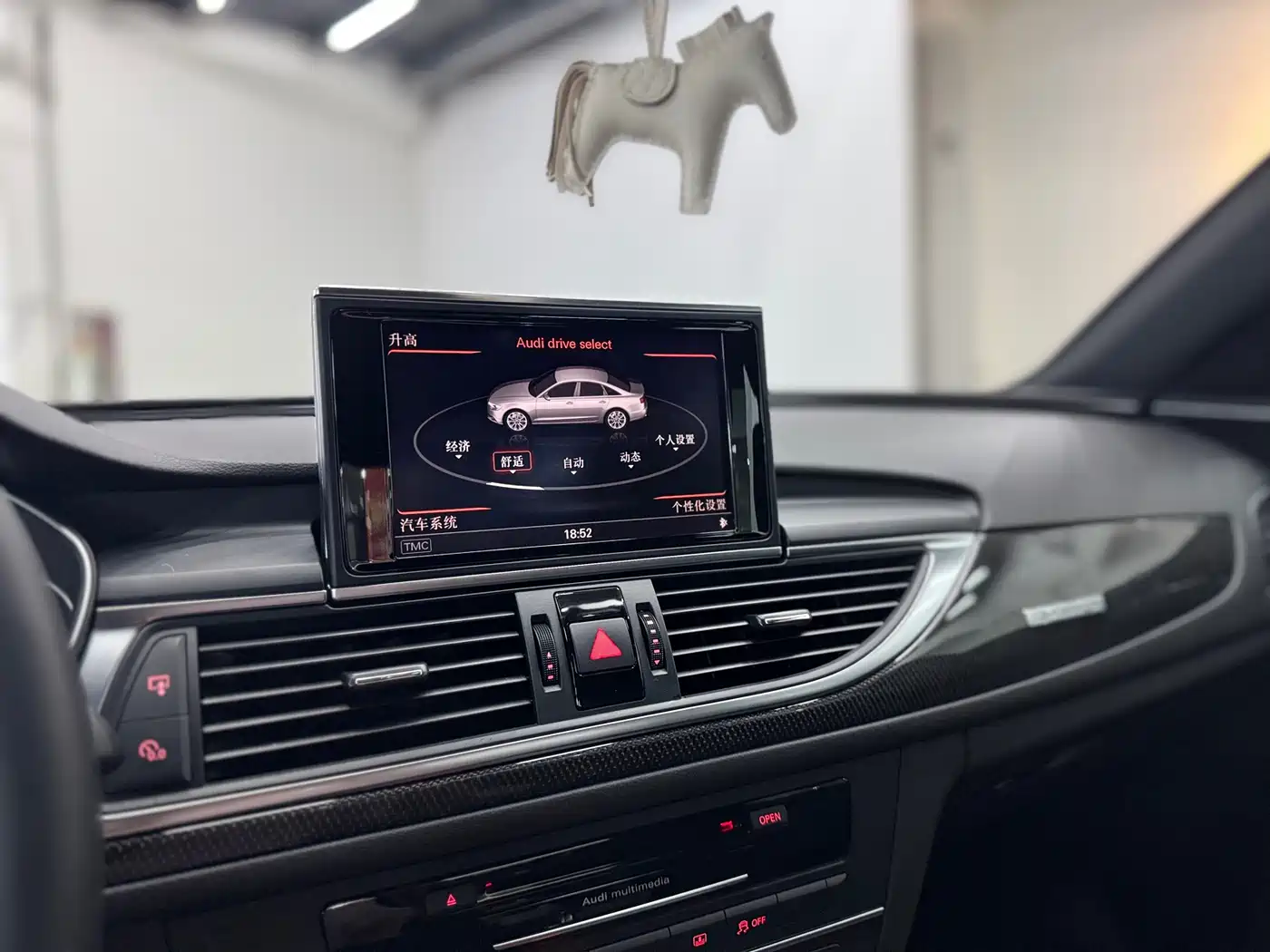 Audi S6 2013 S6 4.0TFSI фото 13