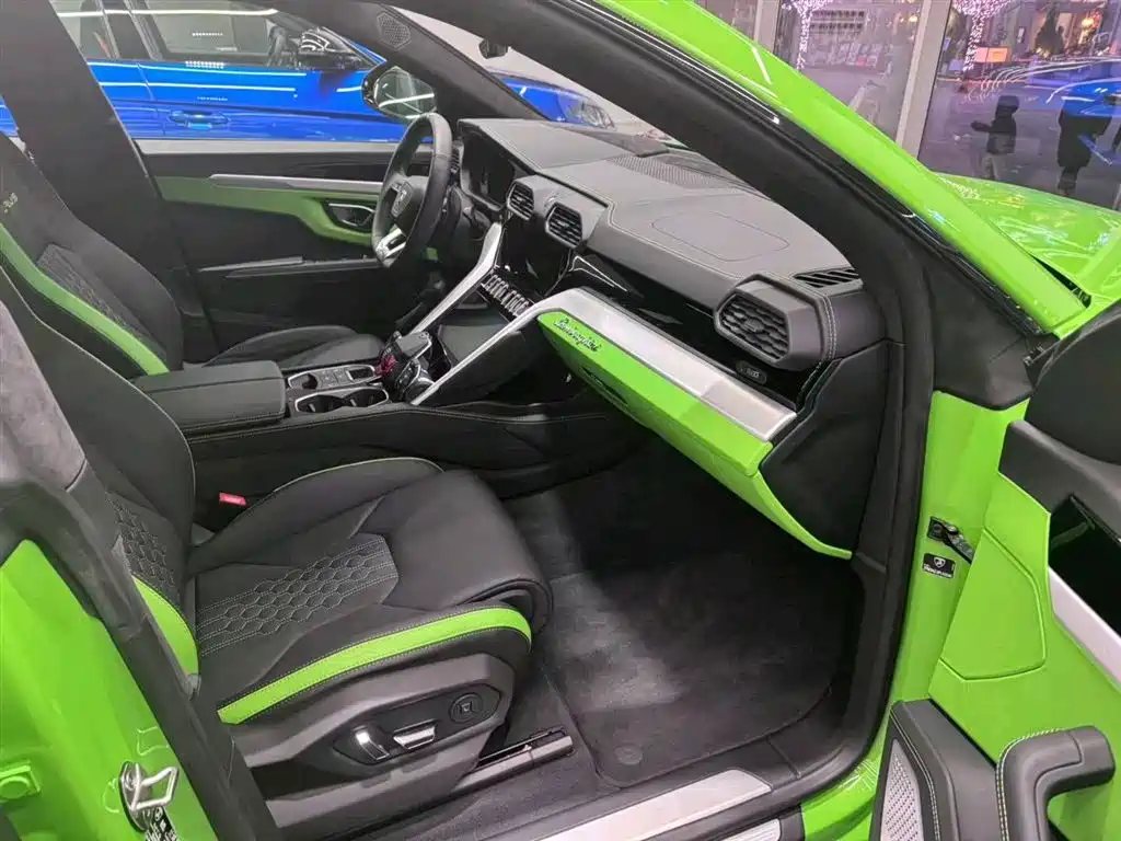 Lamborghini Urus 2024 2023 4.0T V8 S