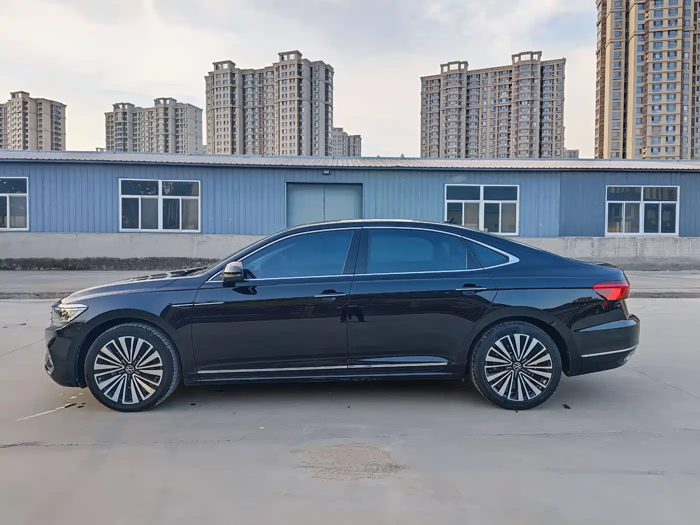 Volkswagen Passat 2021 Model 330TSI Luxury Edition фото 5