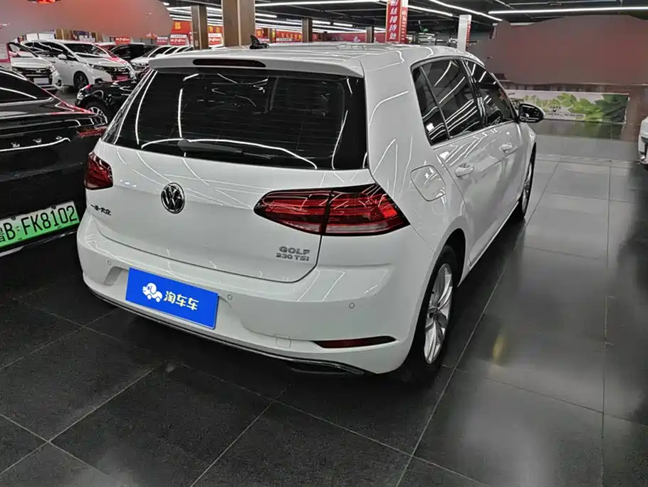 Volkswagen Golf 2018 230TSI Automatic Comfort фото 3