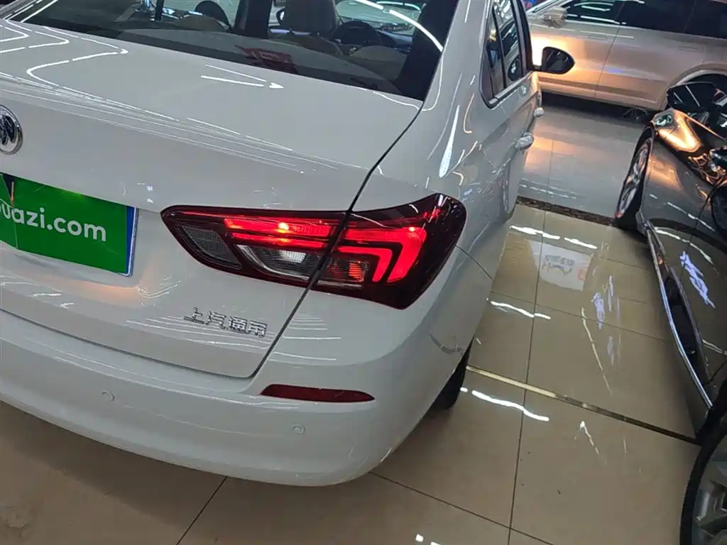 Buick Excelle 2020 15N CVT Elite фото 8