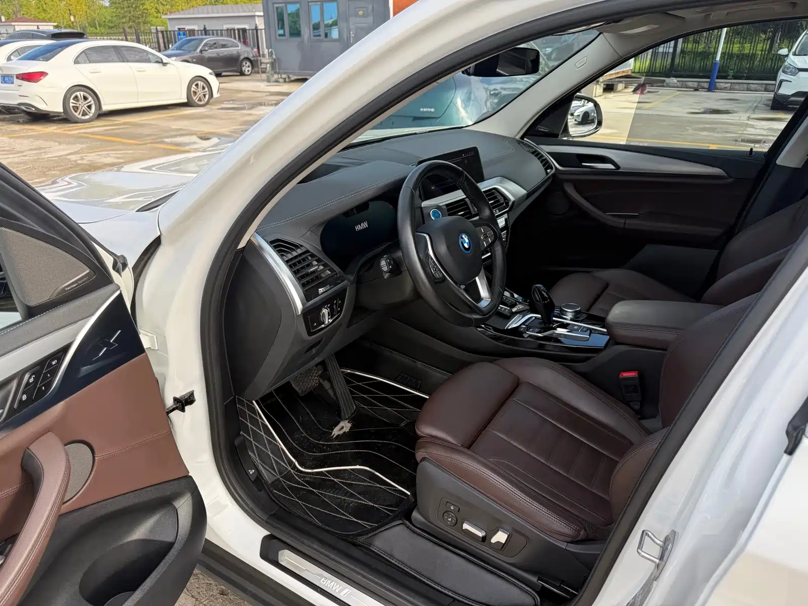 Фото 4 - BMW iX3