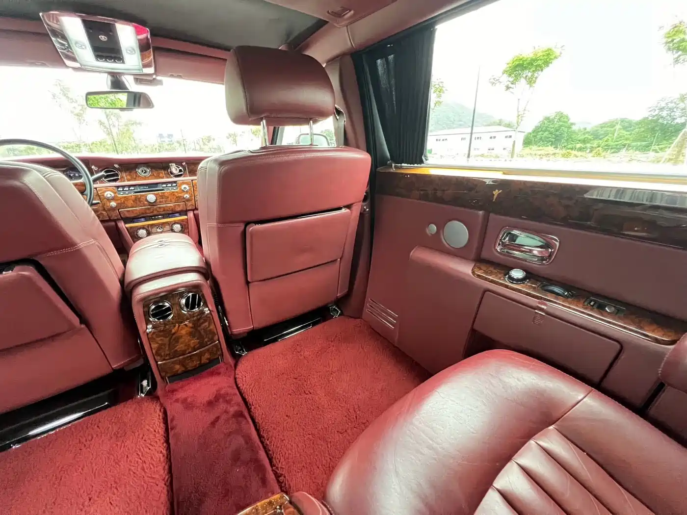 Photo 7 - Rolls-Royce Phantom
