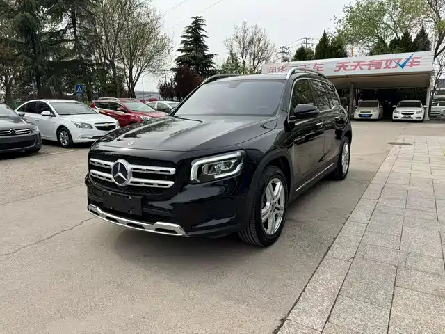 MERCEDES-BENZ GLB