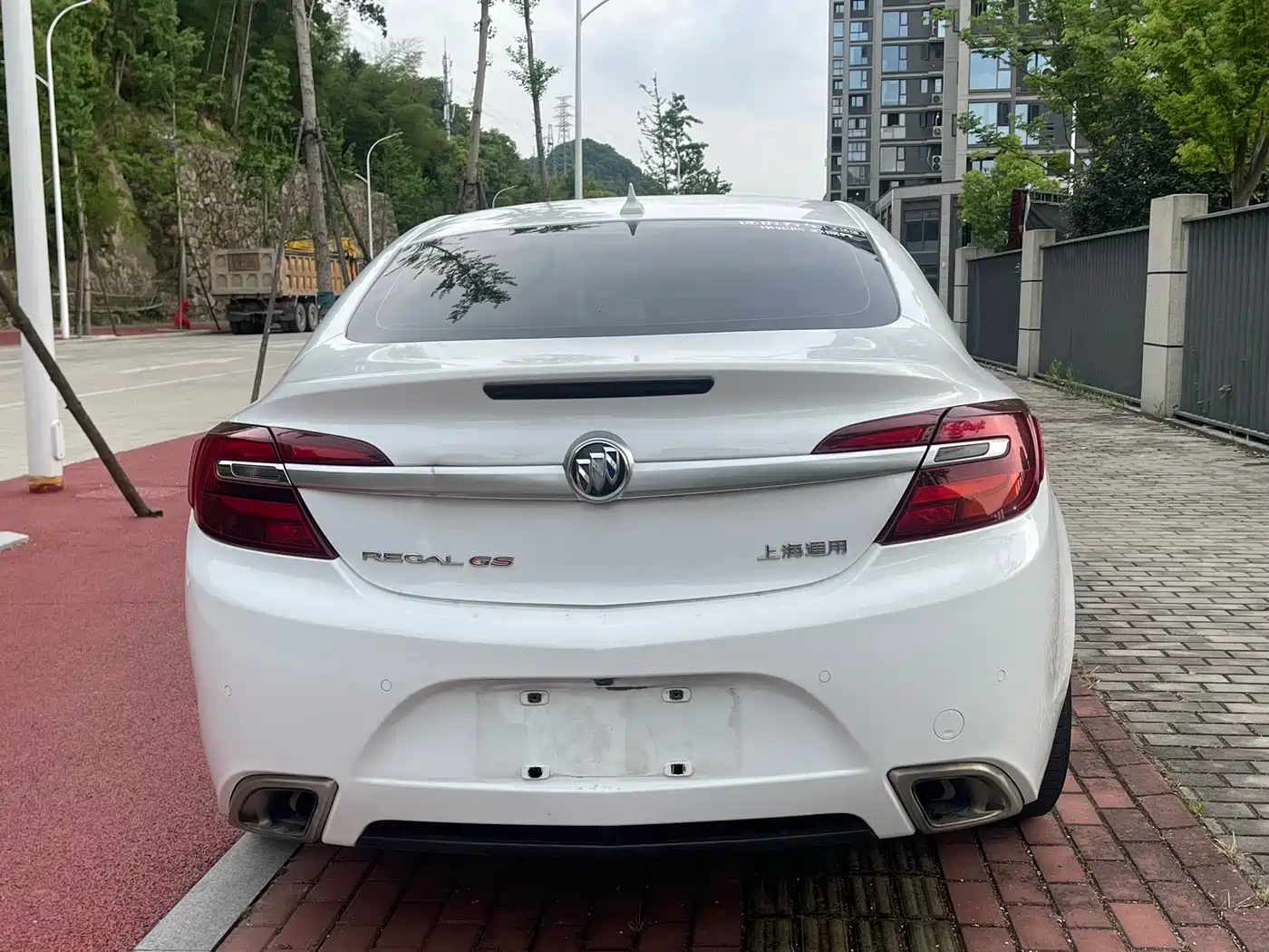Photo 5 - Buick Regal