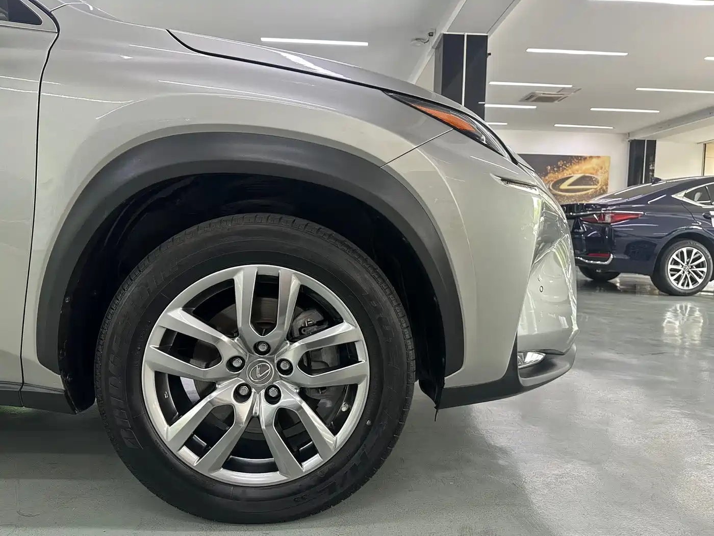 Lexus NX 2015 200t AWD F Sport фото 8
