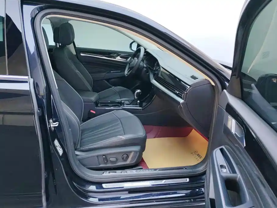 Volkswagen Passat 2024 330TSI Elite Edition фото 8