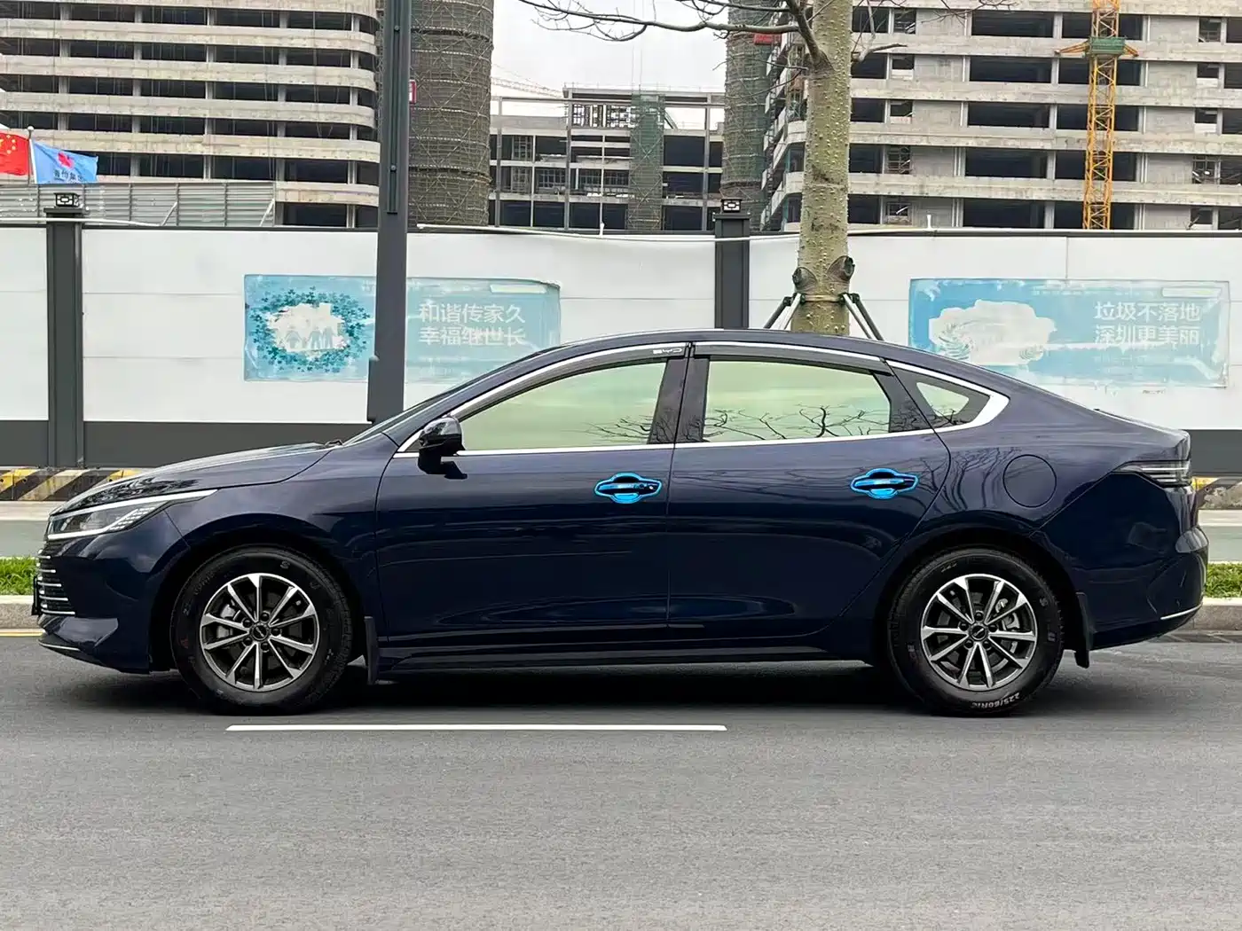 BYD Destroyer 05 2024 Glory Edition DM-i 55KM Luxury фото 10