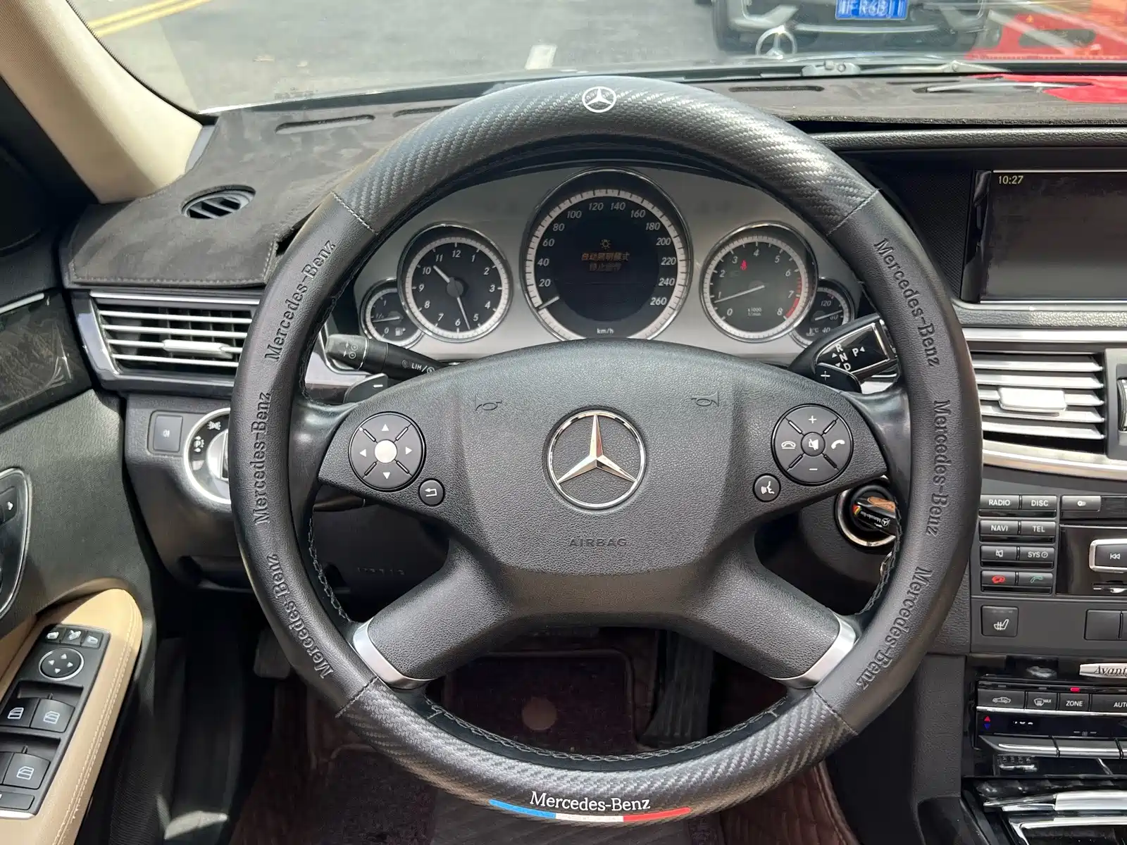 Фото 17 - Mercedes-Benz E-Class