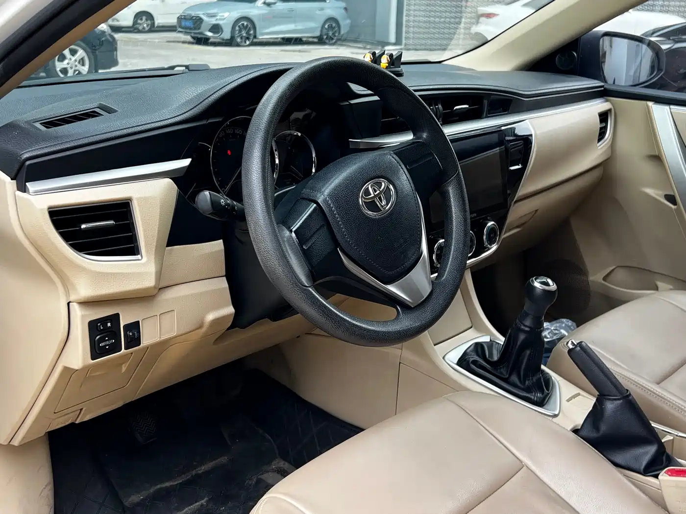 Toyota Corolla 2014 1.6L Manual GL фото 12