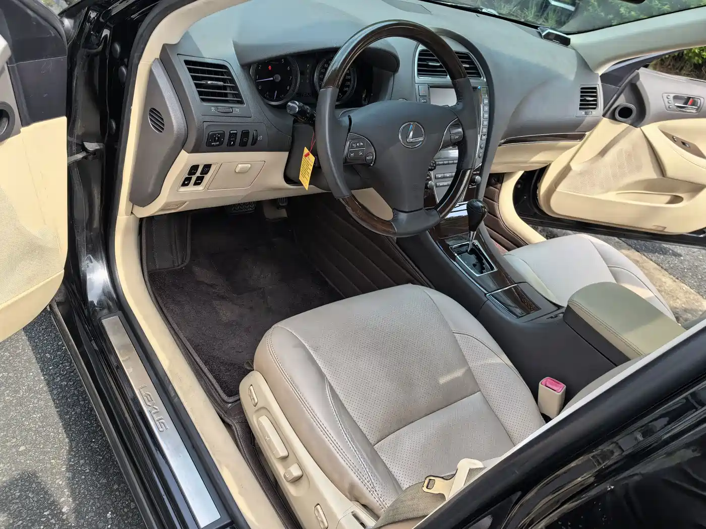Фото 30 - Lexus ES