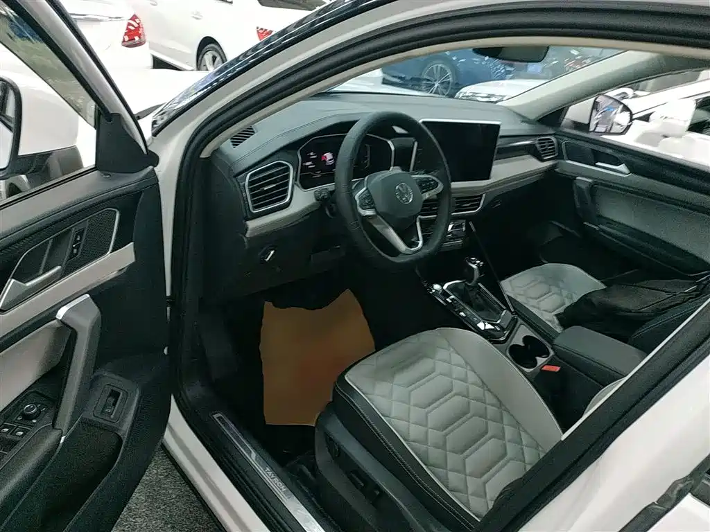 Volkswagen Tayron 2023 330TSI 2WD Luxury Plus Advanced Edition фото 15