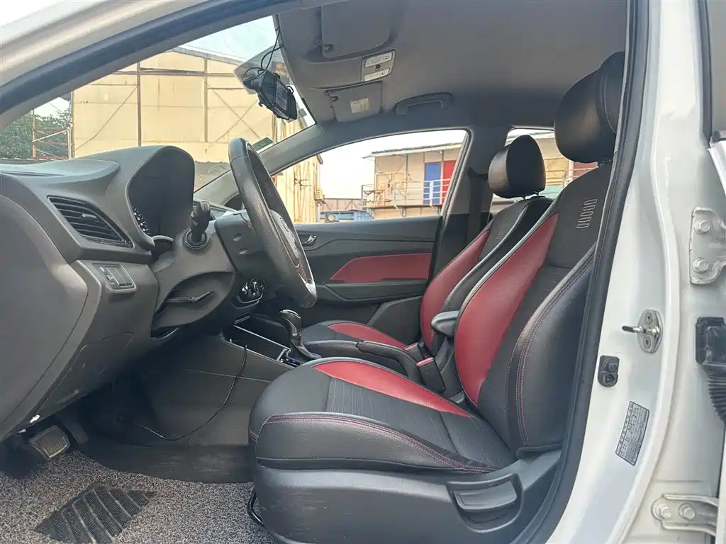 Hyundai Verna 2016 1.4L Automatic Cool Edition GLS фото 5