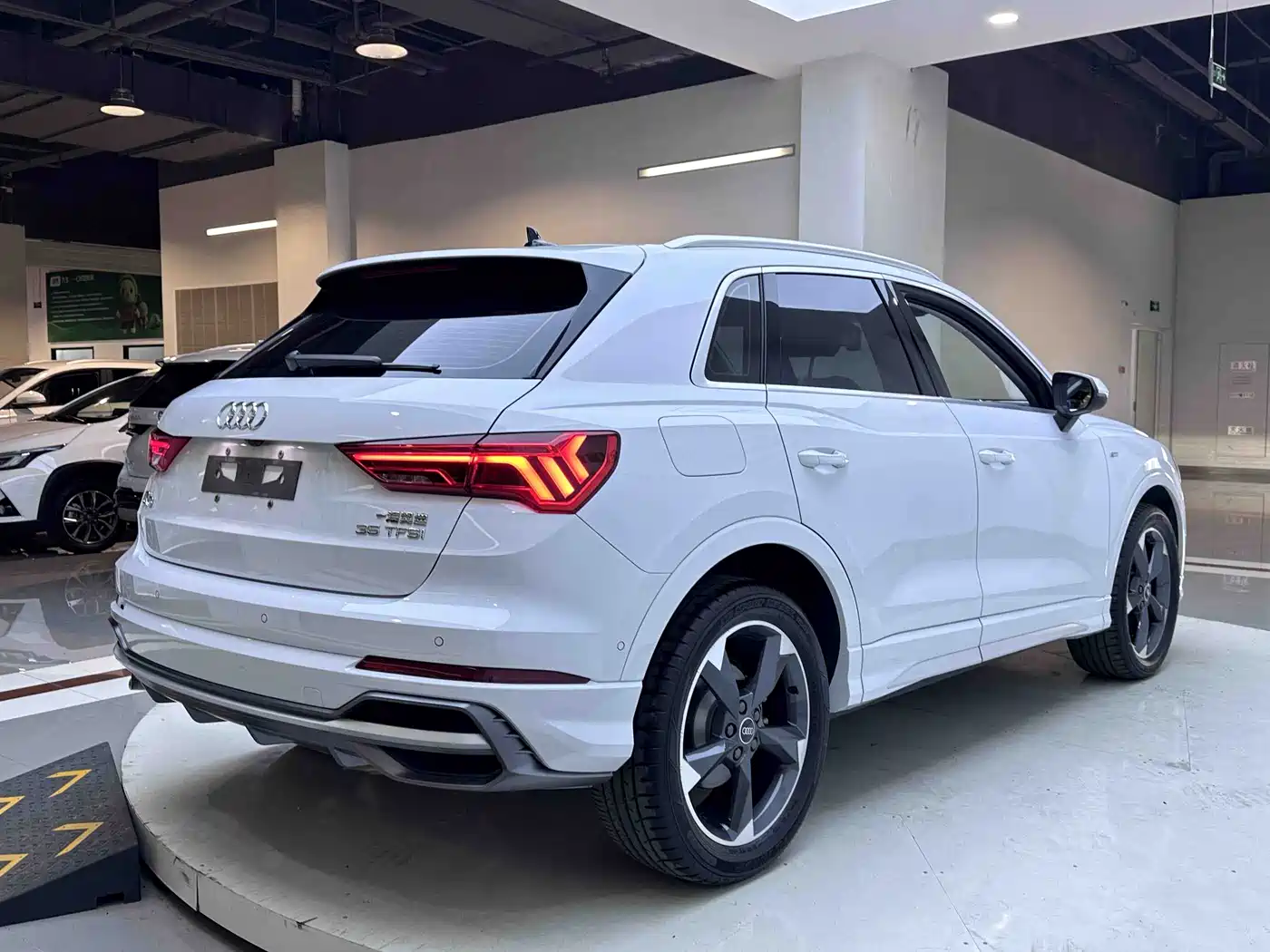 Audi Q3 2023 35 TFSI Fashion Dynamic (1.4T) фото 3