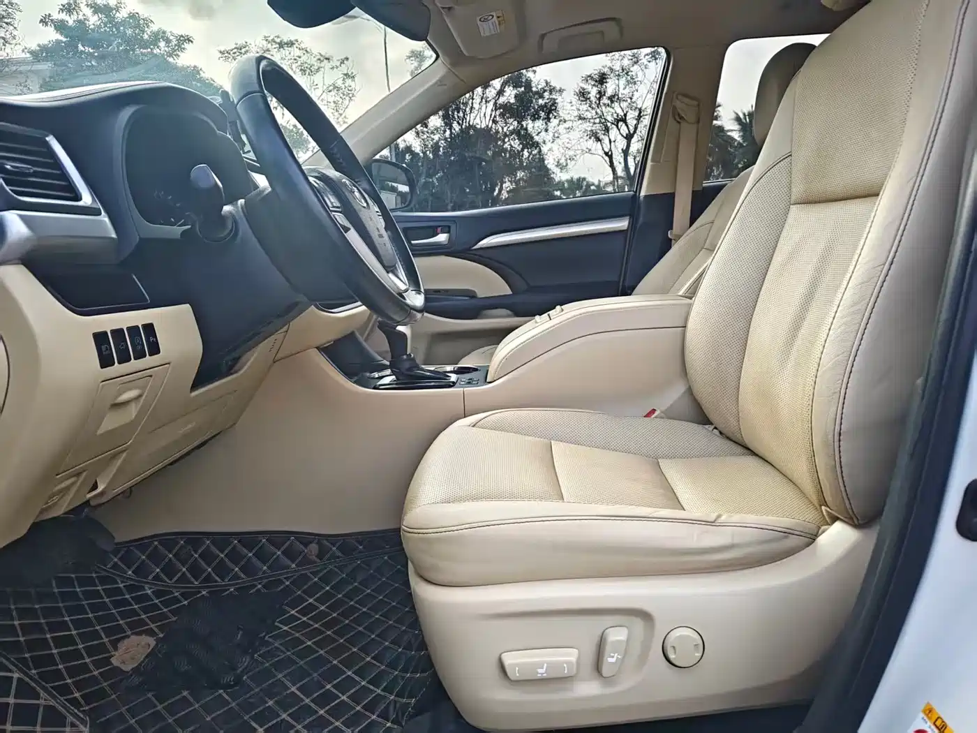Toyota Highlander 2018 2.0T 4WD Luxury 7-seater China VI фото 4