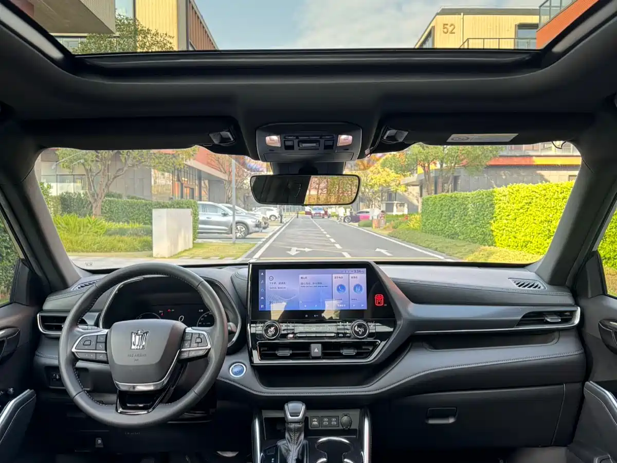 Toyota Crown Kluger 2021 2.5L HEV 4WD Premium фото 4
