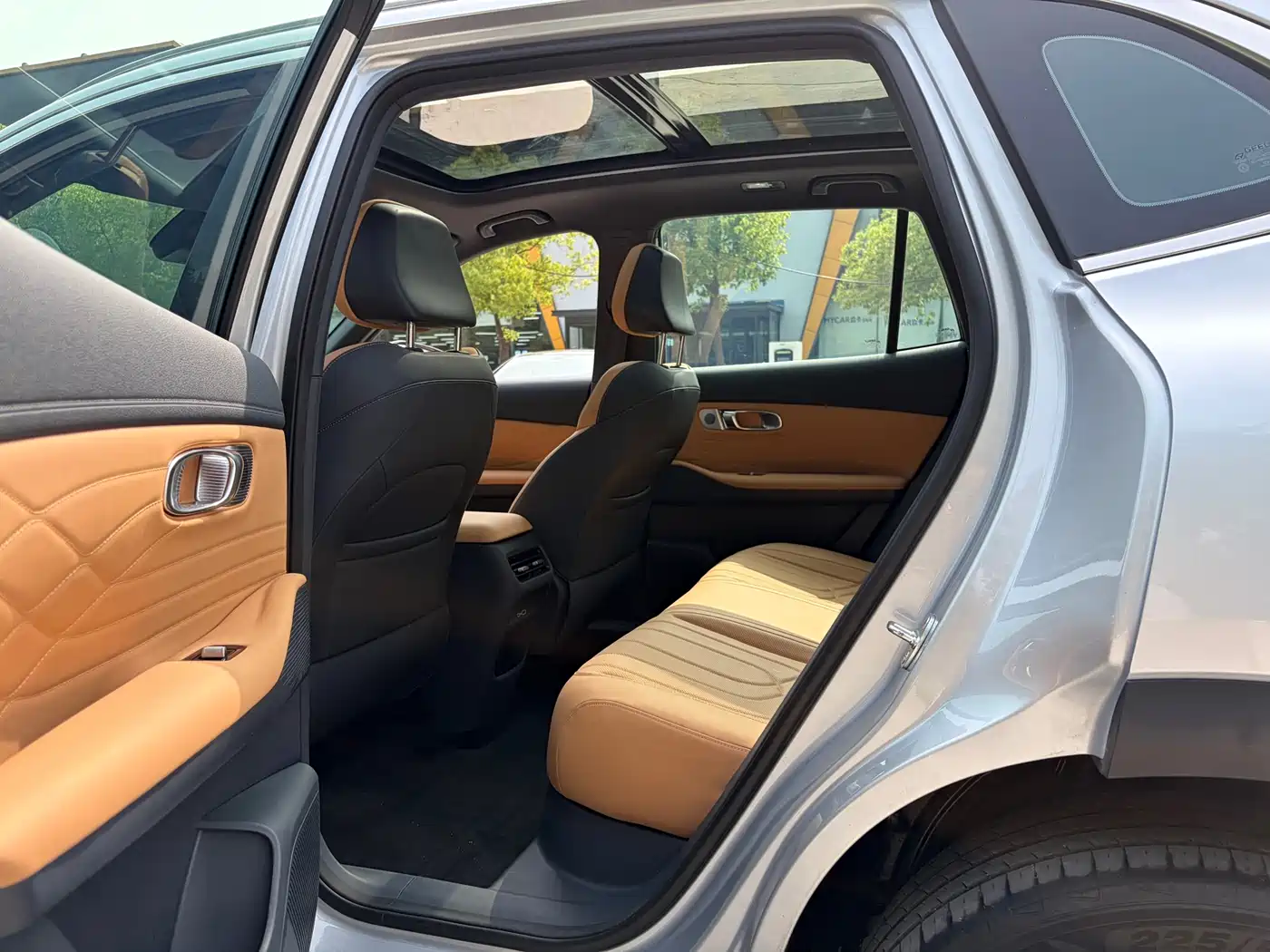 Geely Galaxy Galaxy Starship 7 EM-i 2025 Model 120km Explorer+ Edition фото 10