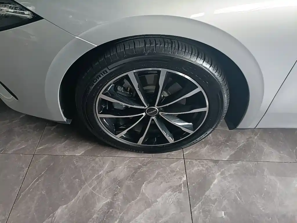 Roewe D7 2025 2025 DMH 125km World Champion Edition
