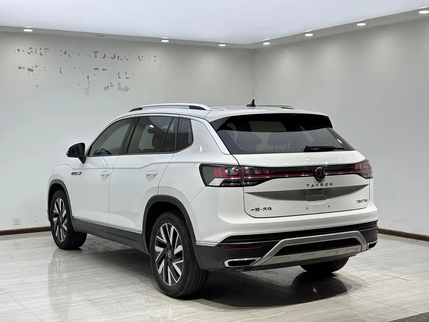Volkswagen Tayron 2023 330TSI 2WD Luxury Plus Advanced Edition фото 8