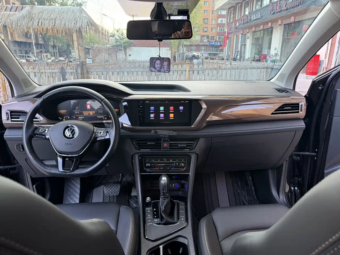 Volkswagen Tharu 2022 280TSI FWD Luxury Edition фото 18